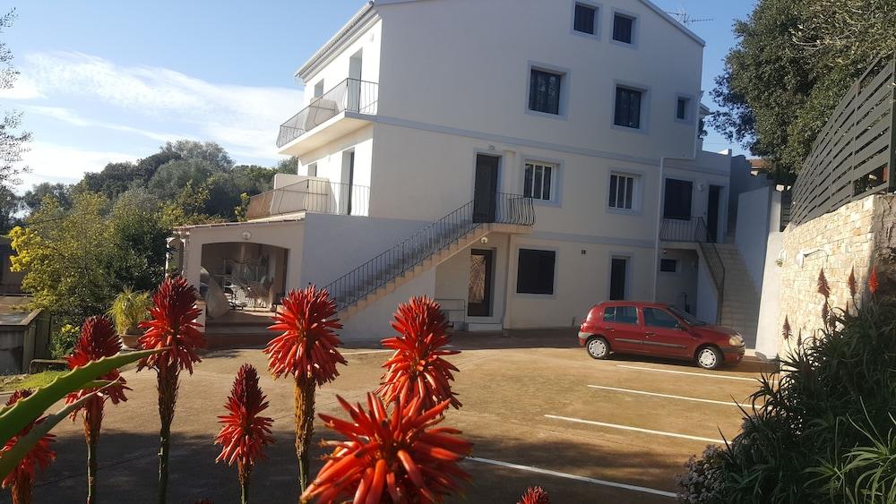Corsica Hostel Porto-Vecchio, Partie Dortoirs Екстер'єр фото